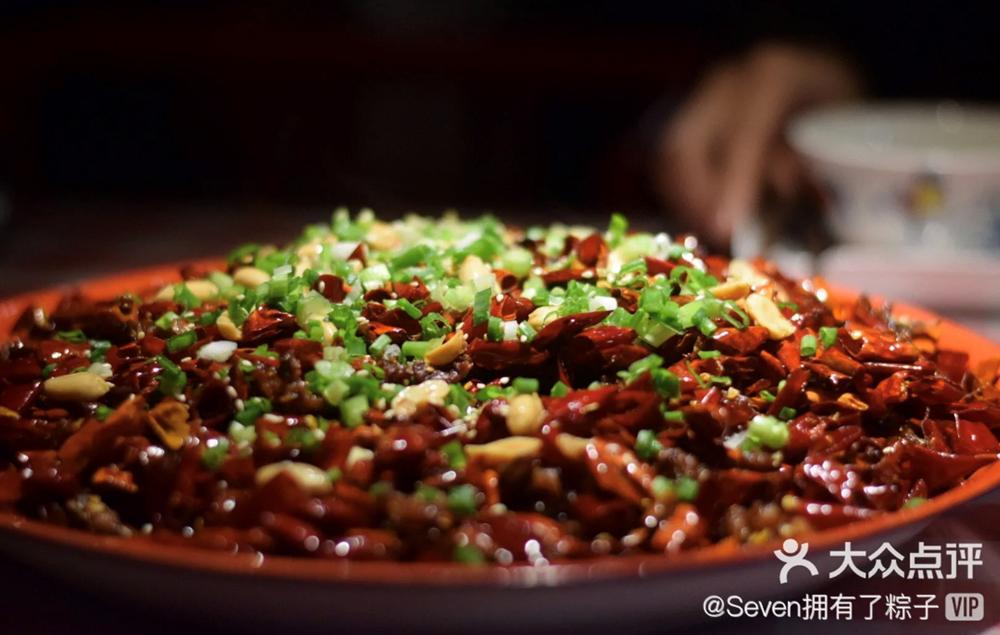 成都又新添一大波“明星店”!关晓彤的奶茶、黄晓明的复古烤肉、网红厨师王刚的秘制卤菜…都来啦