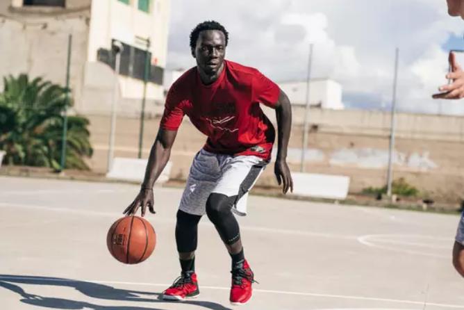 明晚12点油价调整降价还是上涨,今晚12点半油价下调吗