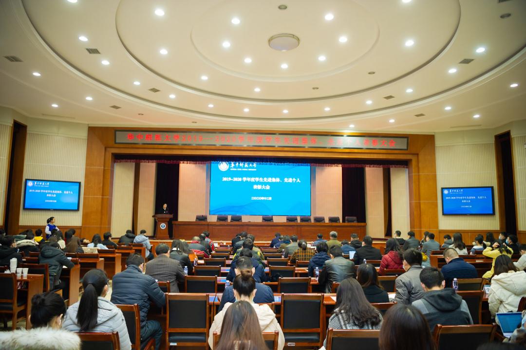 向优秀青年看齐,向优秀的人才们看齐的表现