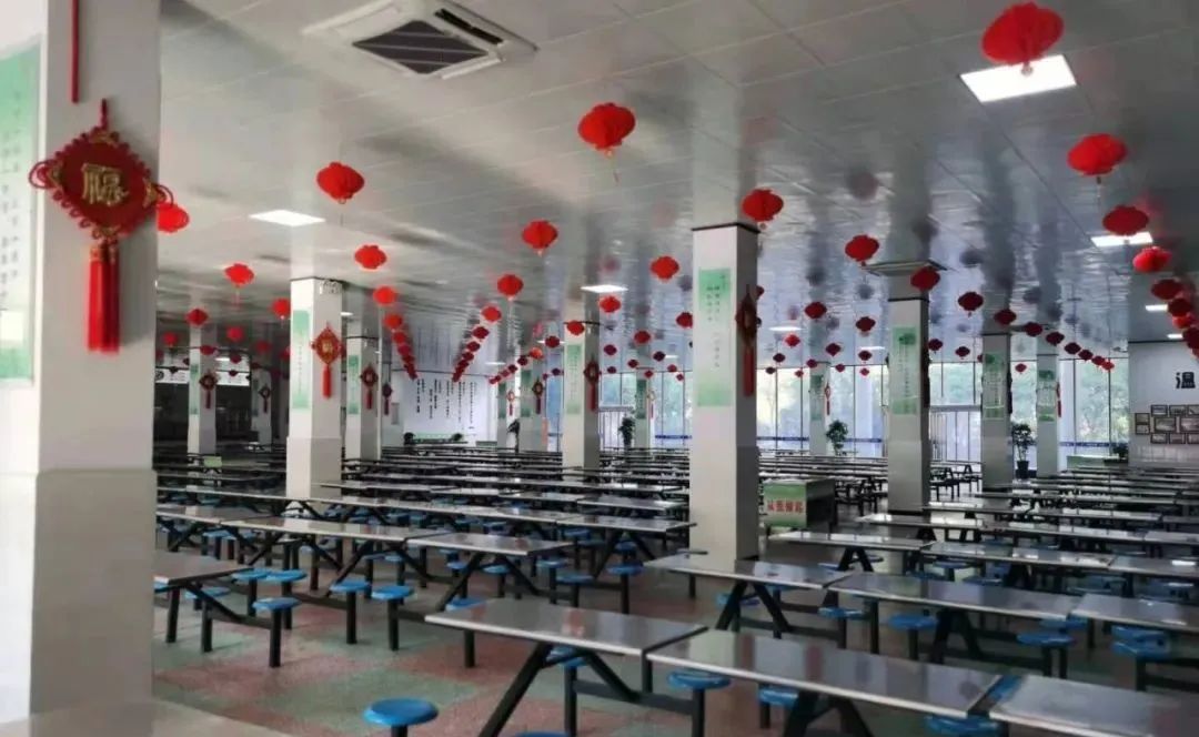 沁阳一中入围全国文明校园,沁阳一中荣获全国文明学校直播