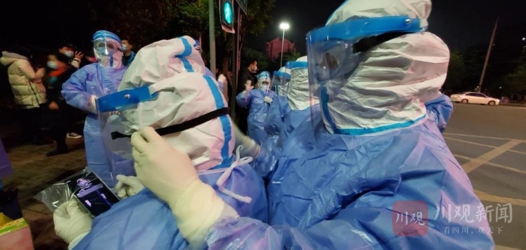 直击郫都最暖寒夜：这些身影让人泪目