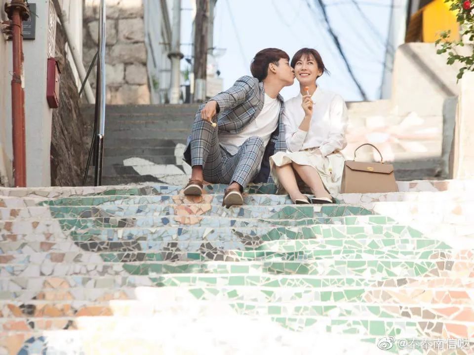 瑞思拜的殿堂级演技，国内热搜也忍不住要给金素妍S卡