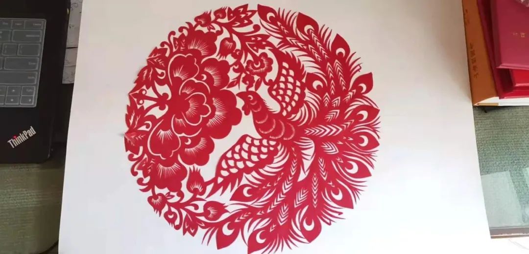 大师教你学剪纸,十分钟内做好看的剪纸