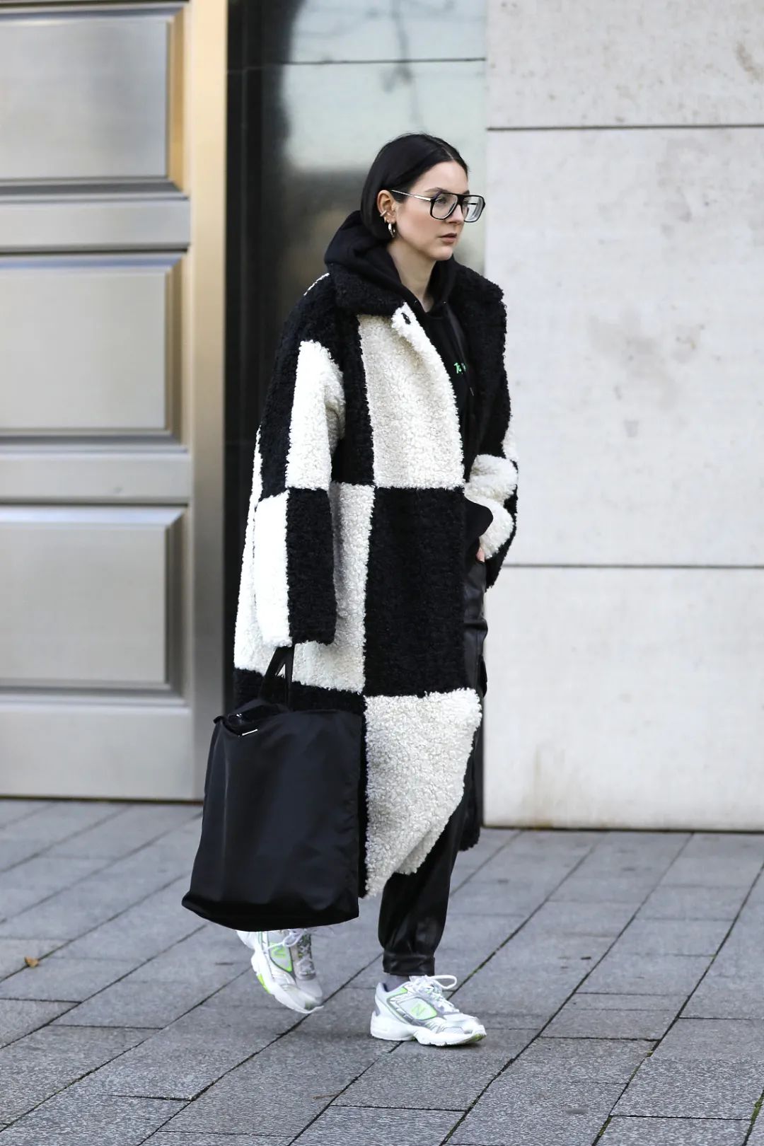 羊羔绒外套很丑的搭配,羊羔毛外套穿搭高级感