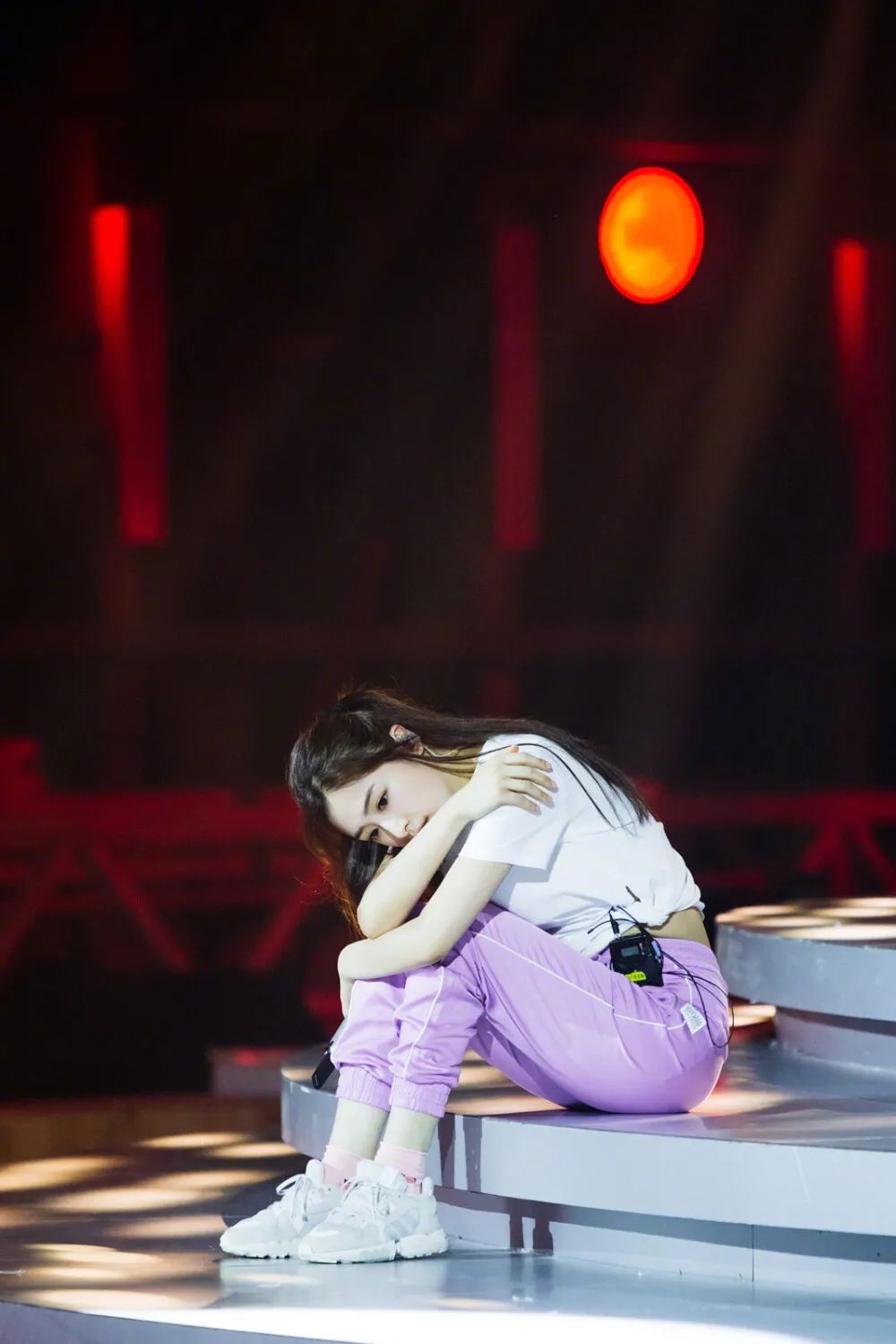 从顶流主持到无人问津,从顶流跌落到低谷