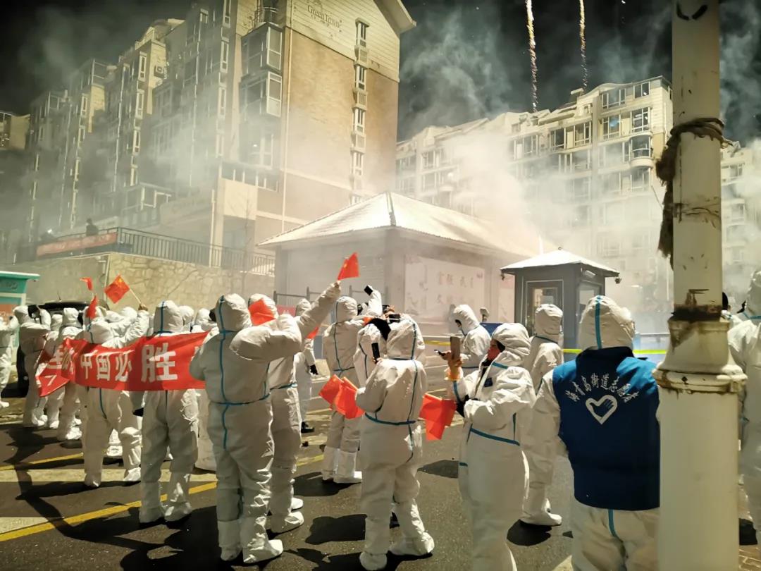 8345人，22天！凌晨直击格林小镇“解封”