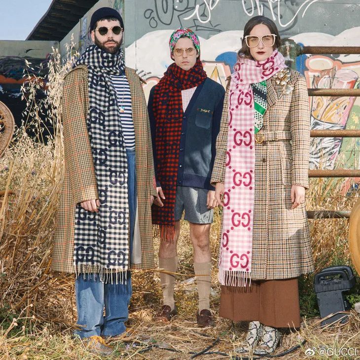 配饰狂|程潇的大牌围巾，logo特大但不显老