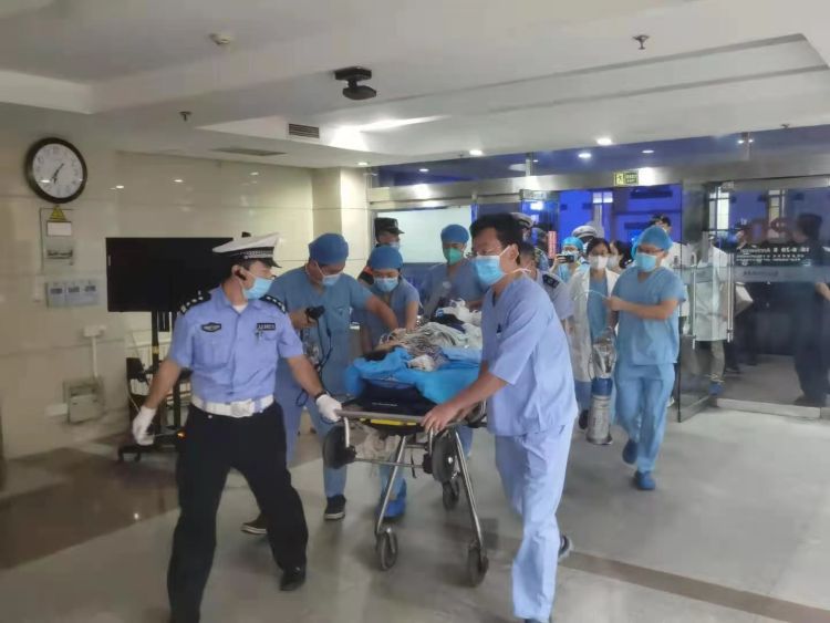 暴发性心肌炎应用ecmo治愈几率,16岁女孩病毒性心肌炎