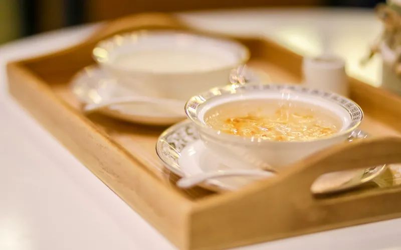 燕窝的营养价值老爸评测,燕窝的营养价值和银耳一样啊