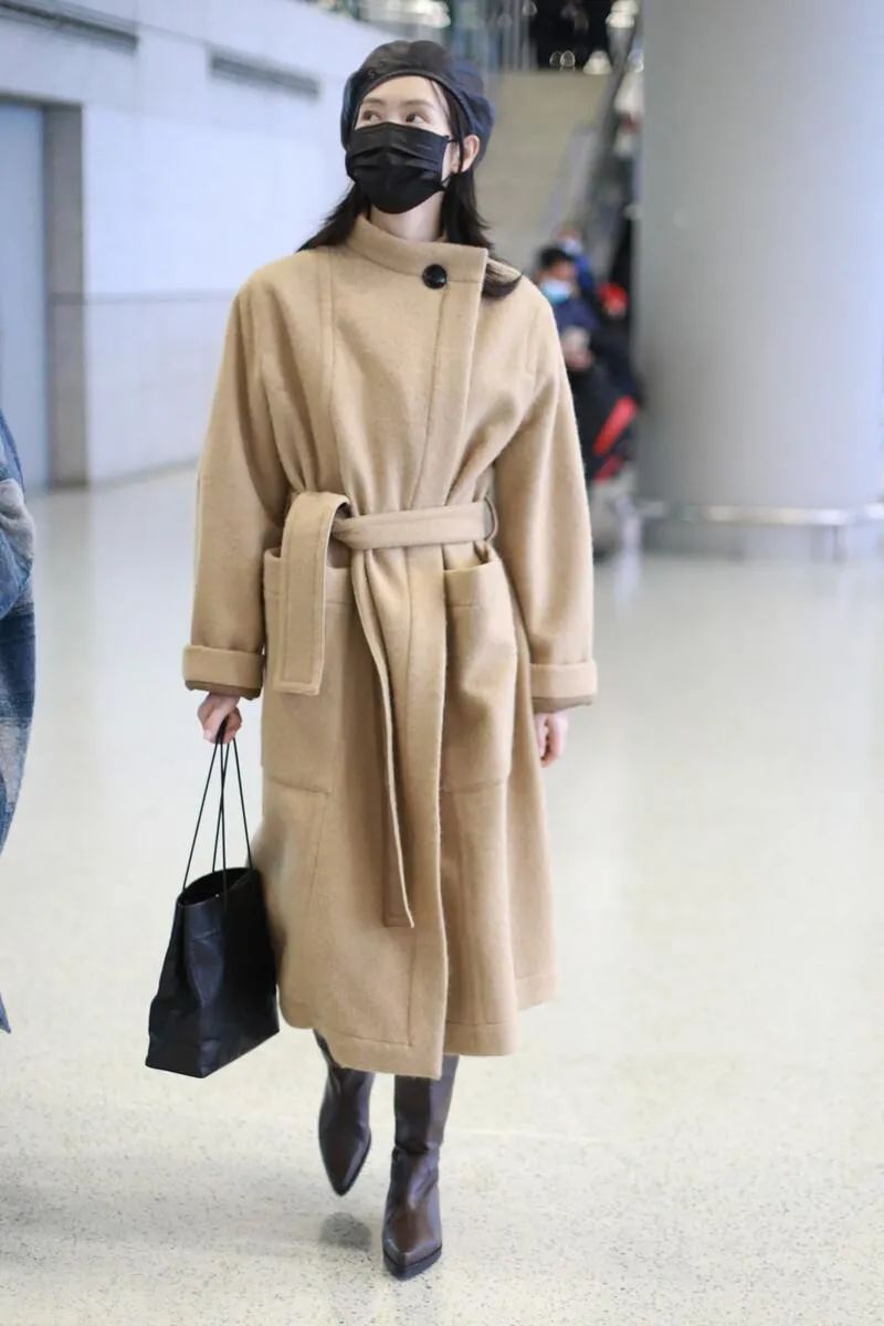 双面羊绒大衣为啥很贵,穿上羊绒大衣一定很好看