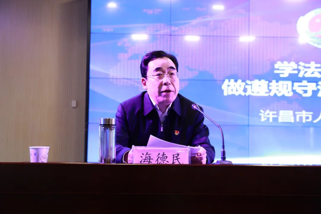 海德民副检察长到许昌市毓秀路小学讲授法治课