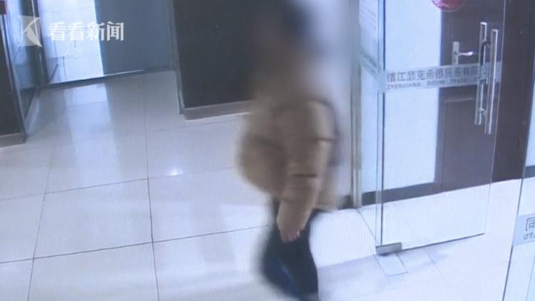 民警机智破案现金不翼而飞,财务保险箱被盗该怎么查案