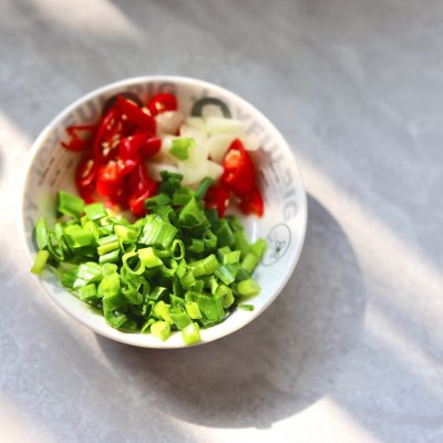 凉拌酸辣粉的做法,韩式减肥小菜