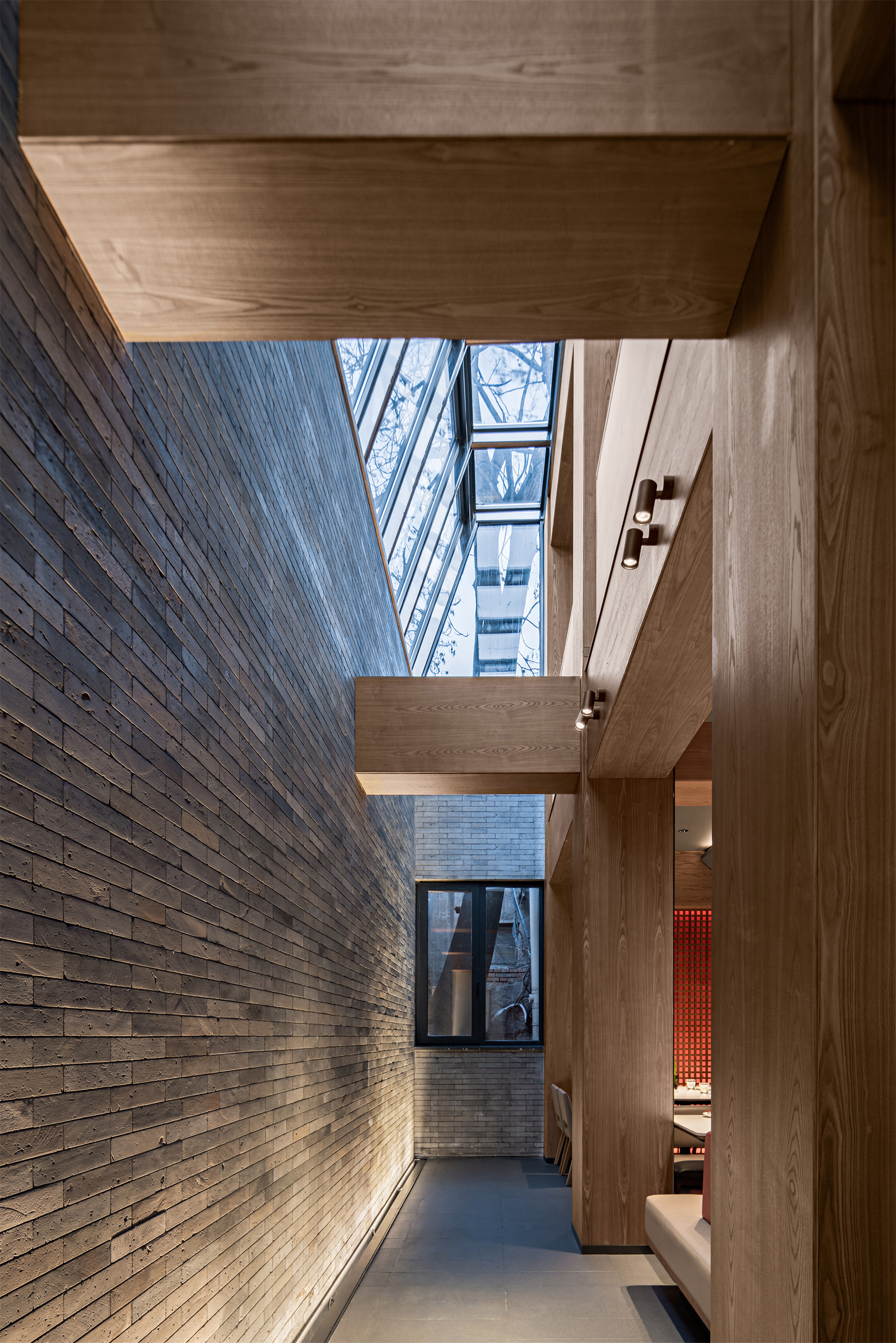 IN.X屋里门外|胡大总店改造