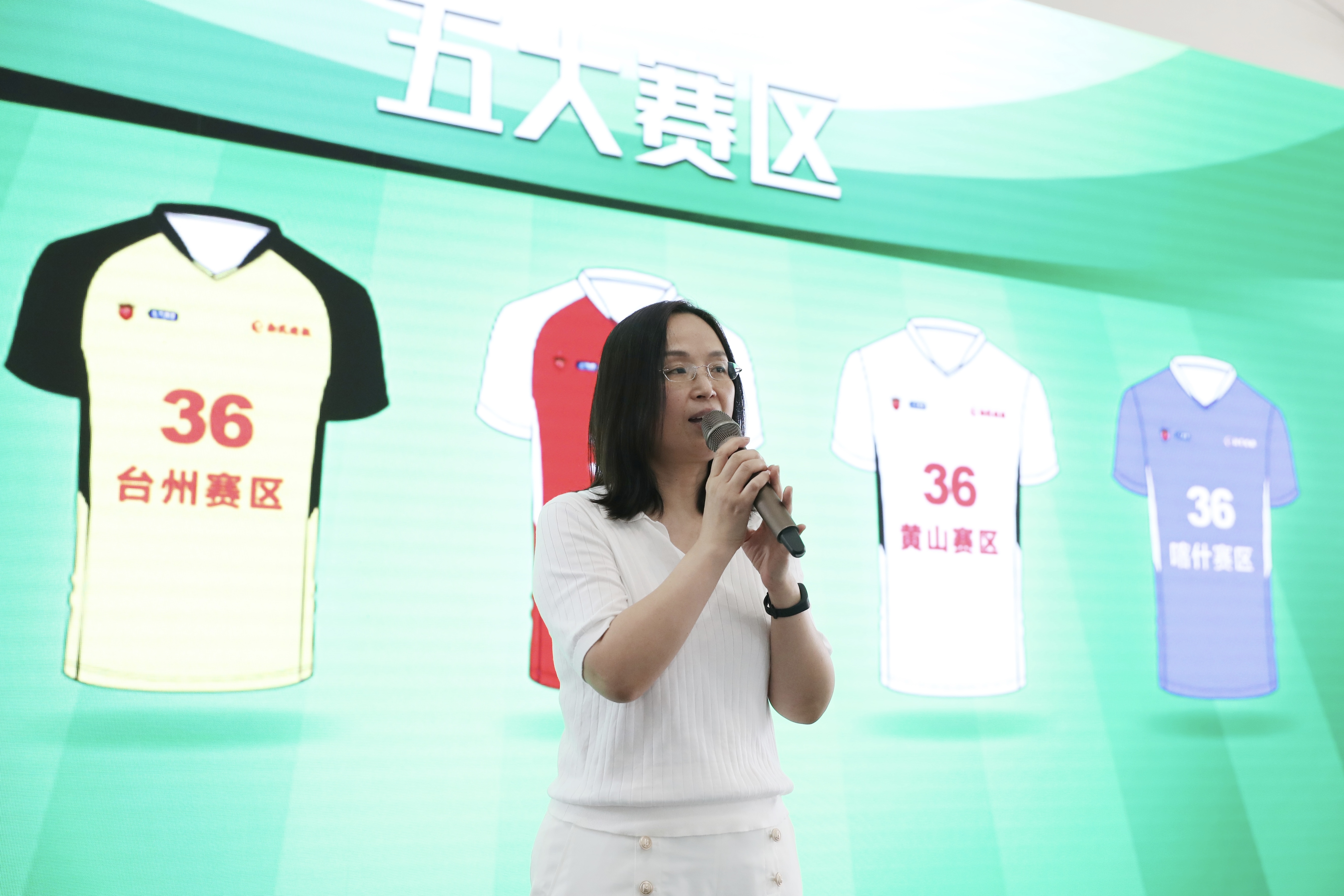 鏉庡湥榫欏ゥ鏂崱,鏉庡湥榫欓濂栧吀绀煎畬鏁寸増