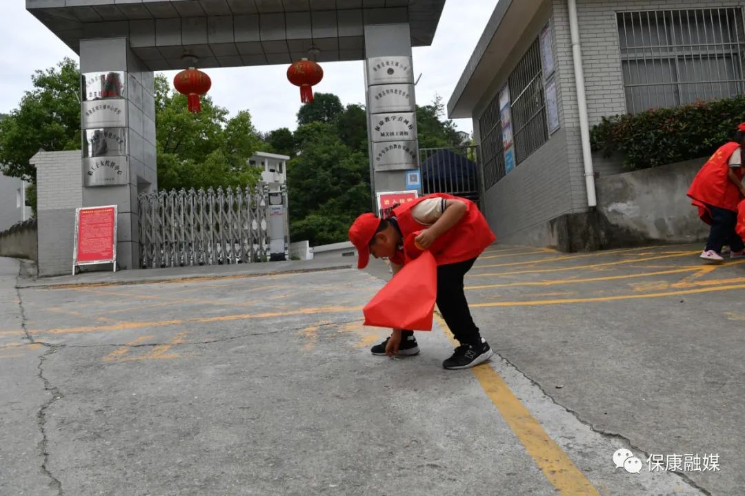 这位新时代好少年是保康县城关镇小学的准字号“公益达人”