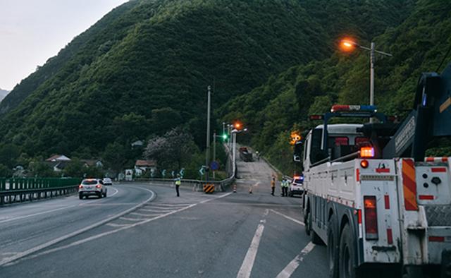 高速交警辅警的一天,高速交警上班的一天