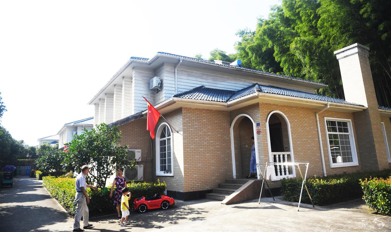 当村民小组长43年,周宝生干得怎么样?