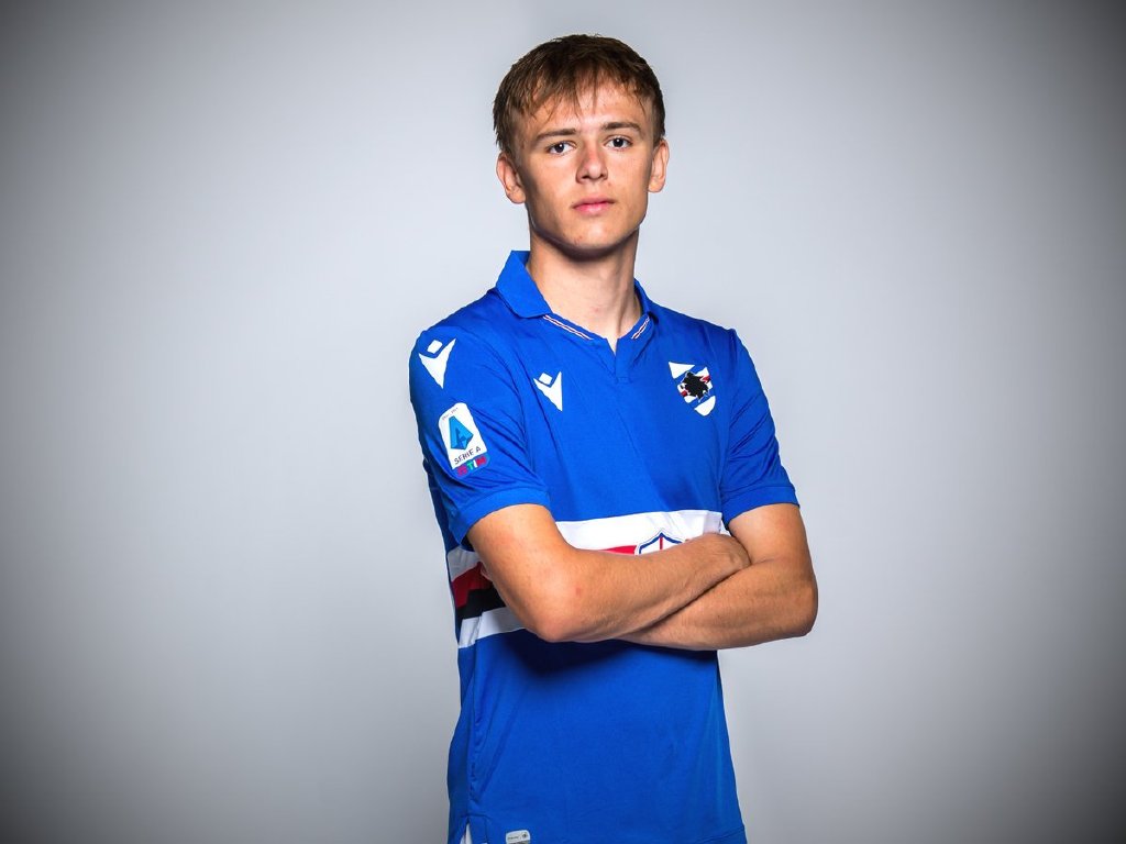 c罗姆巴佩对决欧洲杯,姆巴佩看着c罗夺欧洲杯