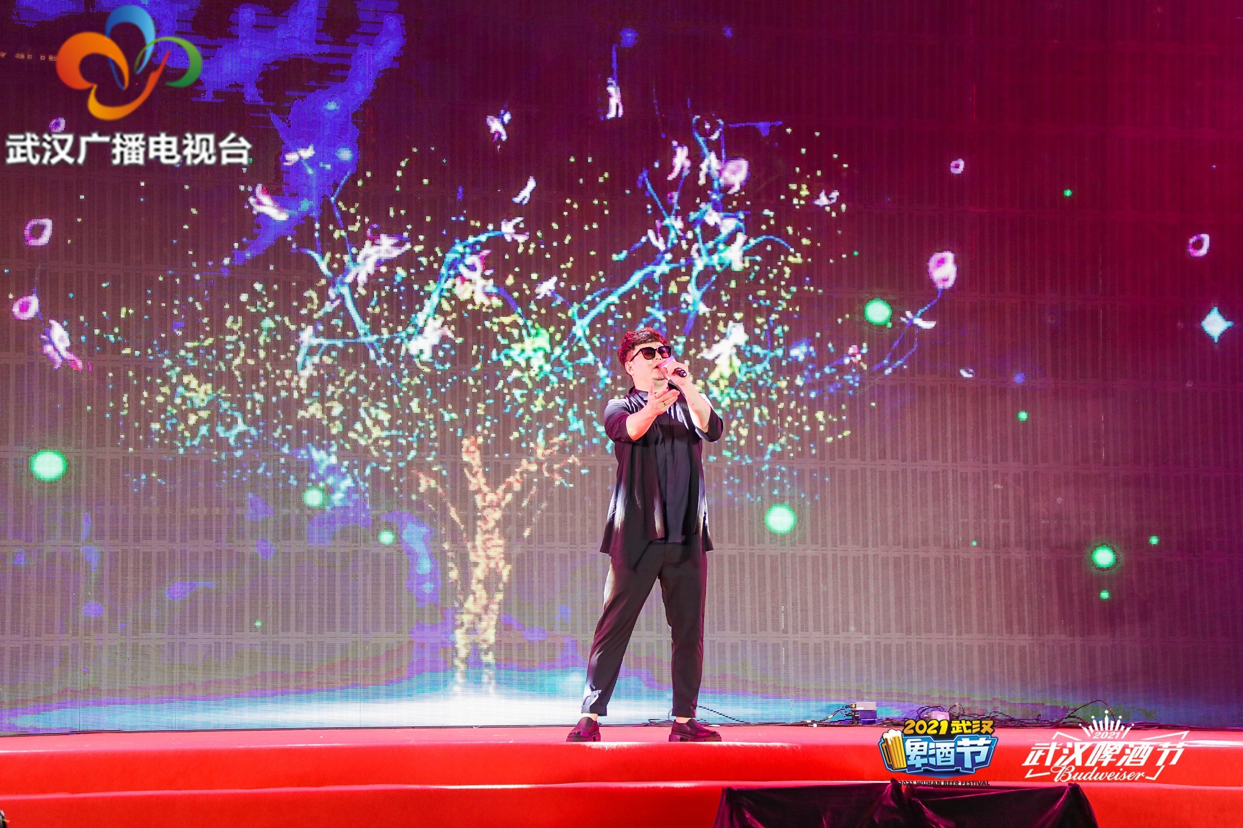 品美酒佳肴,品美酒赏佳肴