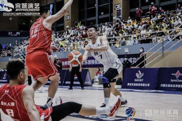 最后三分钟绝杀视频,最后3秒半场绝杀