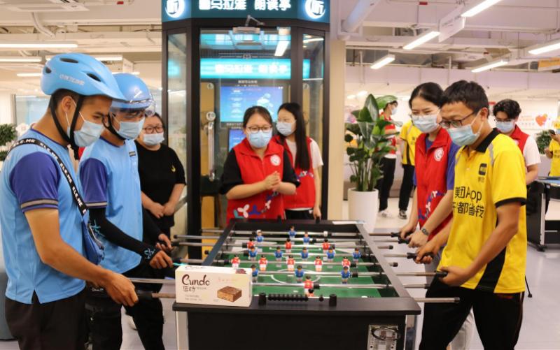 聚焦奋斗文化，福城街道组织灵活就业群体开展专属*党**群体验日