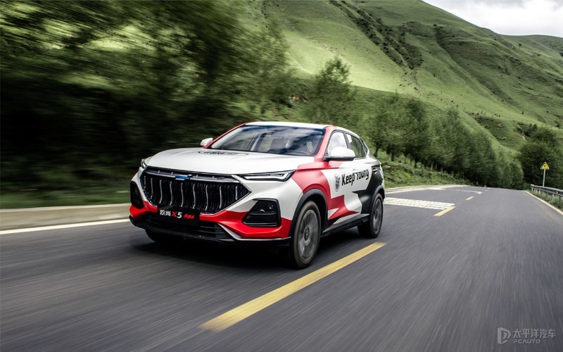 新款起亚嘉华实车曝光,2022丰田皇冠陆放豪华版图片