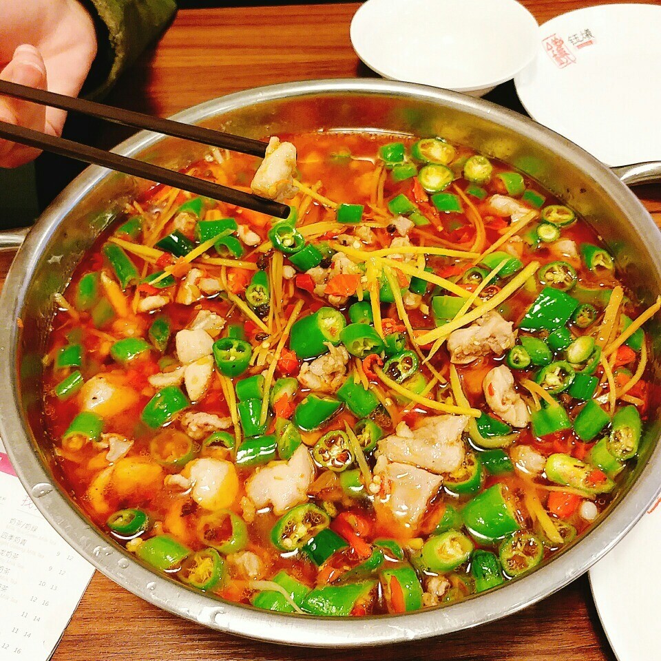 土里刨出“银疙瘩”团结生姜富了一方百姓