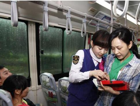 韩国公交车vs日本公交车,韩国公交车与中国公交车