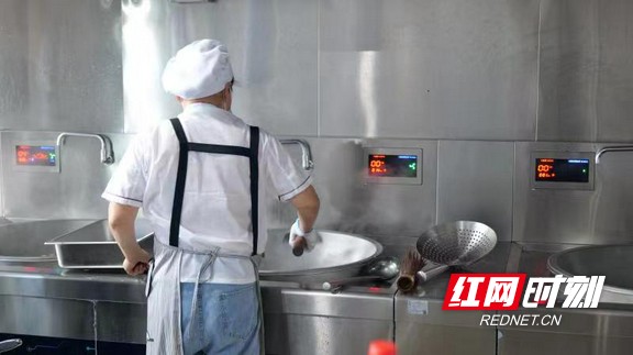 国网湖南电力首个“全电气化”校园项目建成加快打造区域低碳建设新样板