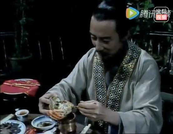 一顿操作猛如虎，螃蟹毫发无伤！吃不着的“纸螃蟹”套路深