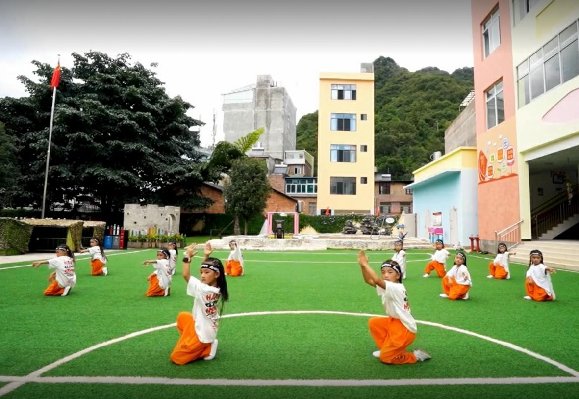 啦啦操校园舞蹈视频,啦啦操校园完整