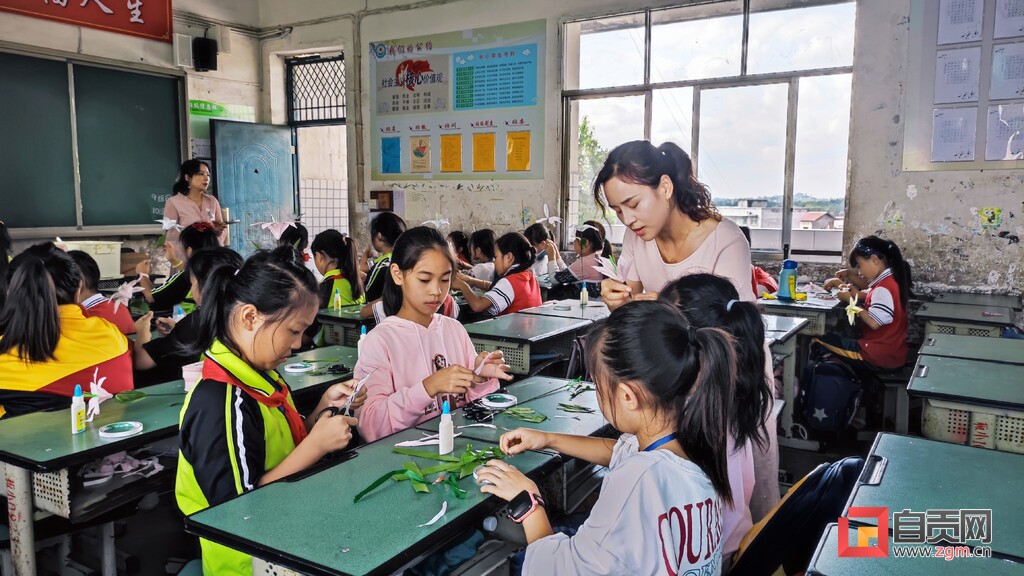 建设“第二课堂”呵护未成年人健康茁壮全面成长——富顺县深入推进乡村学校少年宫建设见闻