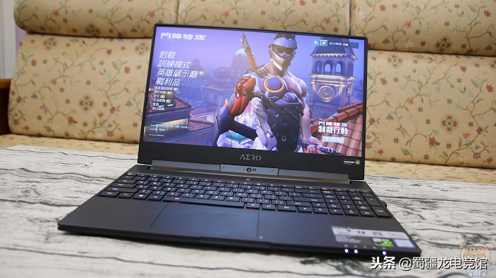 技嘉aero15xv8详细评测,技嘉游戏本aorus15x
