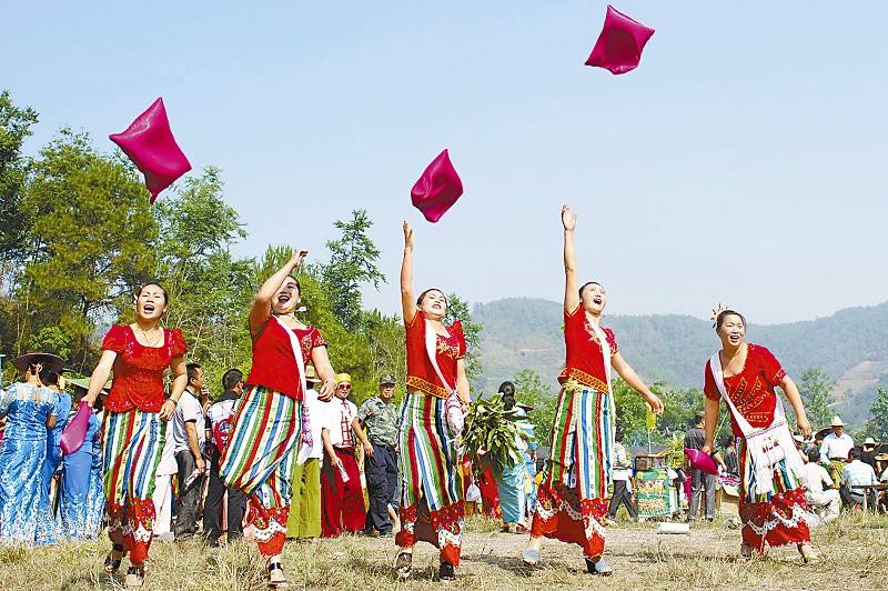 傣族的泼水节是在哪年哪月哪日,傣族园24年泼水节时间