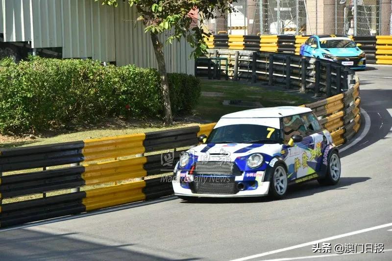 大赛车视频全集,大赛车场内比赛