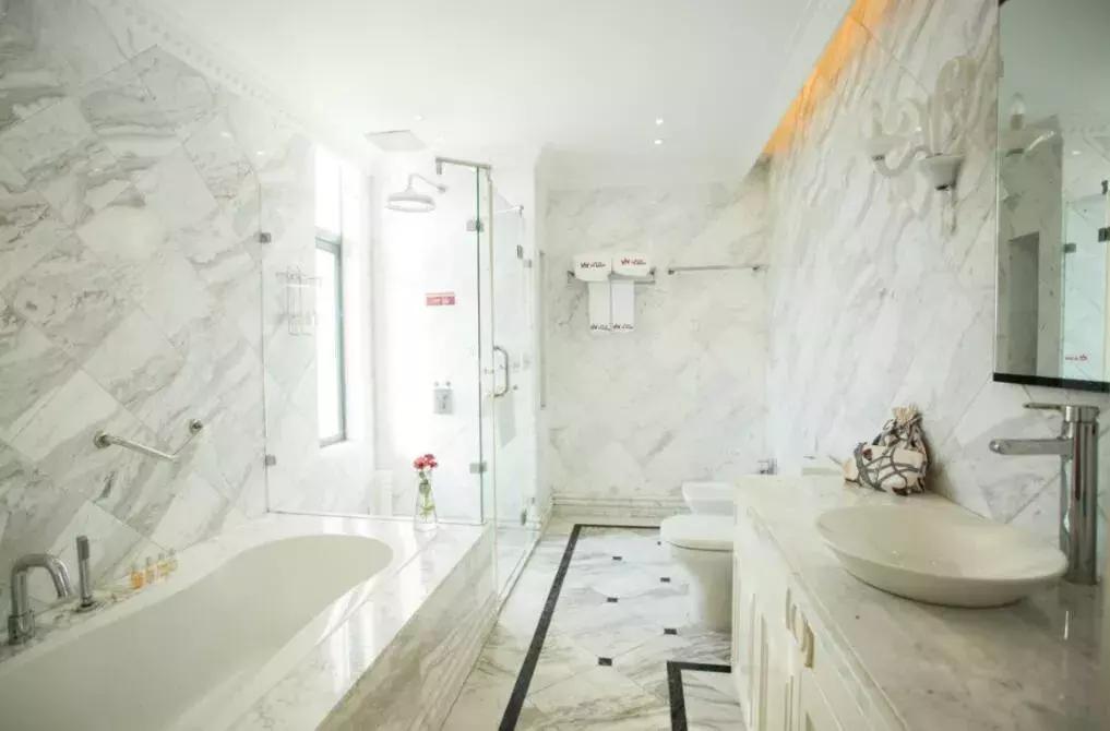 泰州溱湖来自1800米湿地深处云海温泉人文湖景别墅，独享惬意时光