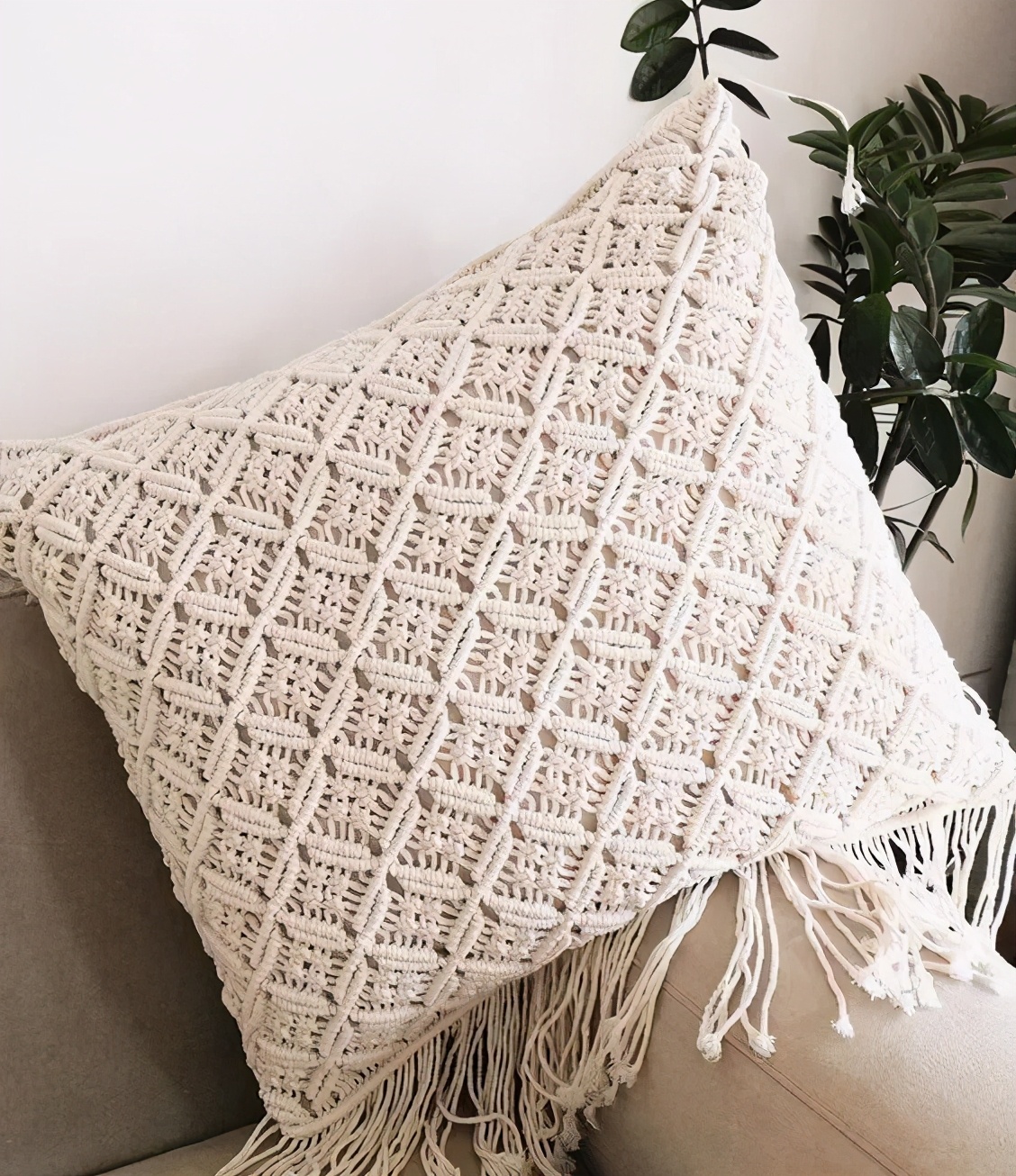 家里旧抱枕，用绳子编个枕套，让你一抱上，就不想放下来！附教程