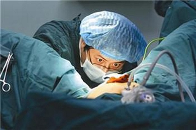 五胎孕妈提前破羊水,二胎妈妈怀孕破羊水