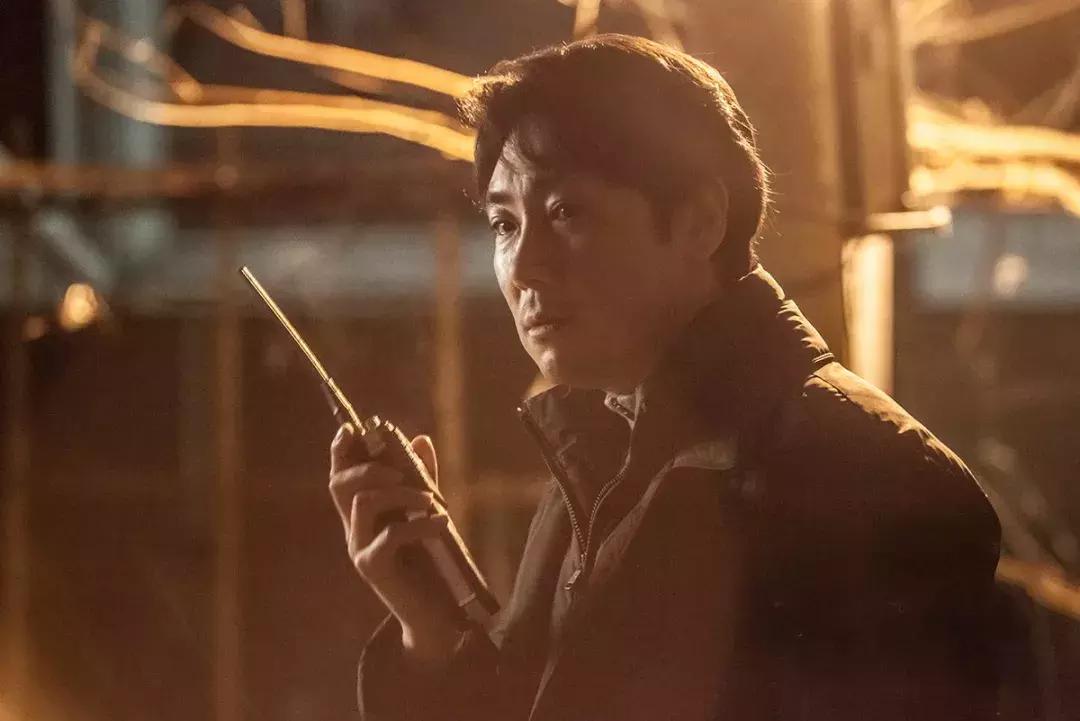 悬疑案件推理电影看不见的客人,西班牙电影看不见的客人