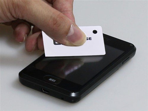 手机贴膜中间有气泡会自己消失吗,手机贴膜有气泡会不会伤手机屏幕