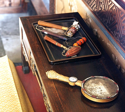 如懿传魏嬿婉头饰盘点,如懿传里面的魏嬿婉为何穿龙袍