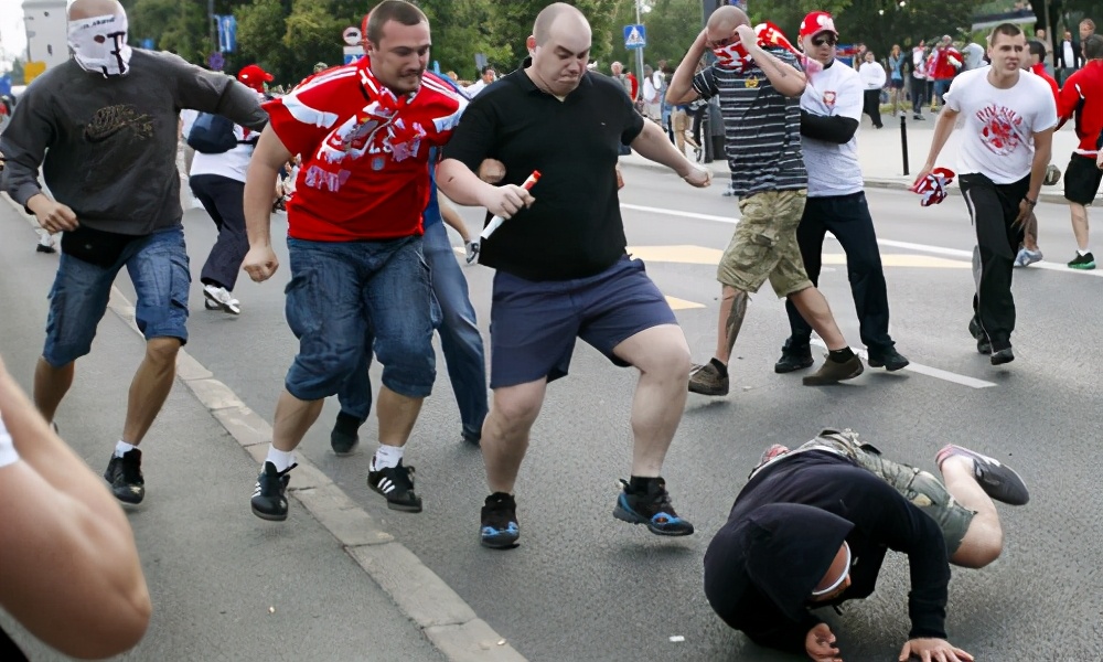 表现好也被喷？梅西陷入国足式尴尬，网络足球流氓同样应被打击