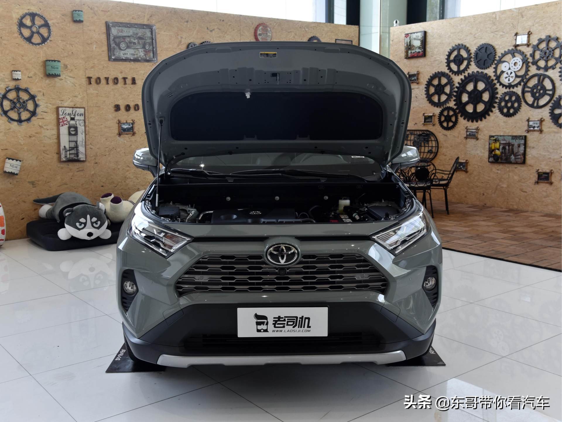 rav4荣放20202.5两驱混动测试,17.58万元起售全新rav4荣放怎么选