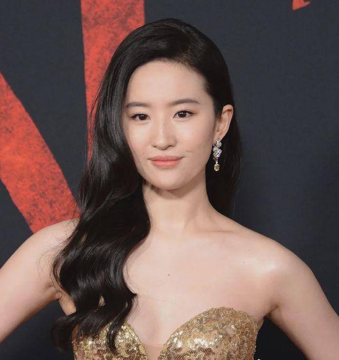 找一个跟你眼型一样的爱豆，学她！你也能拥有同款卡姿兰大眼