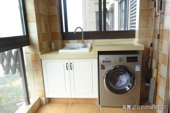 阳台装修做洗手盆，注意尺寸做对，才能让洗衣区功能性更强