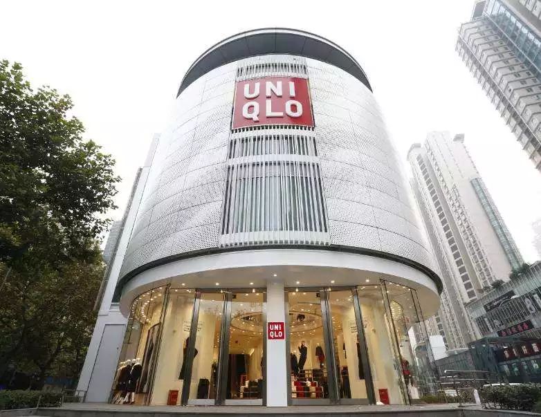 为什么喜欢在zara买衣服,为什么年轻人都喜欢在zara买衣服