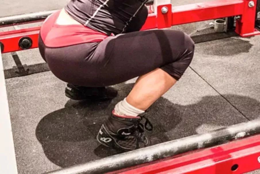 深蹲怎么做更有效果,深蹲怎么做不伤腰