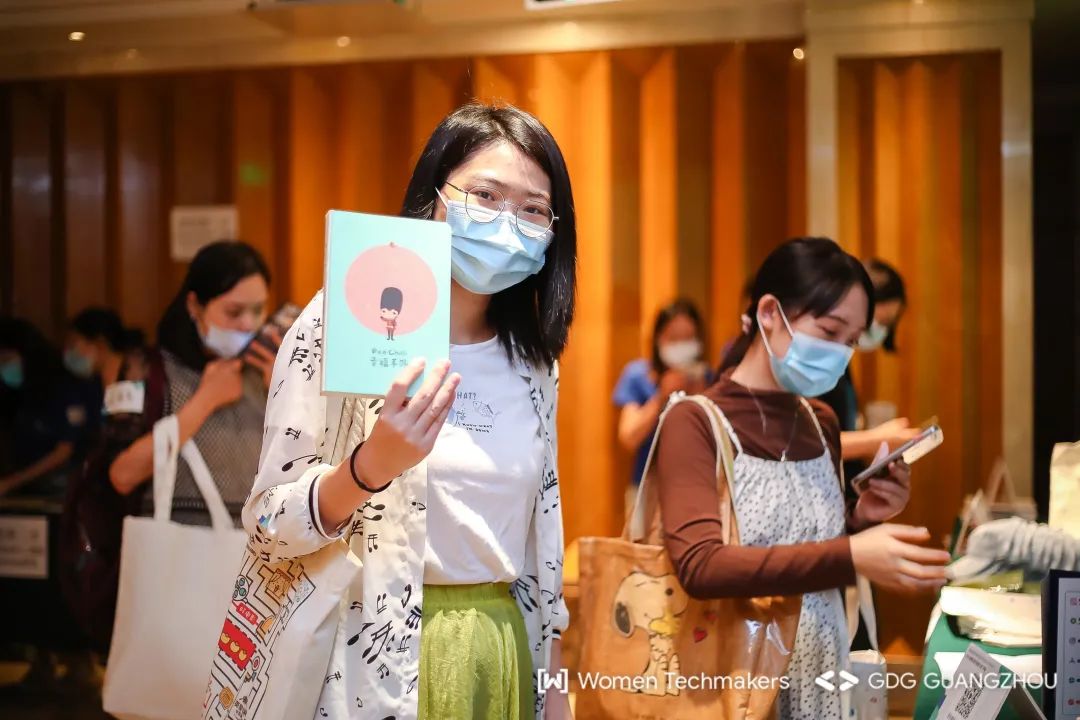 众上集团创始人何廷华,谷歌全球开发者大会开场主持