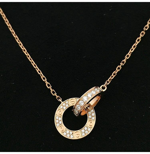 宝格丽和卡地亚项链哪个好看 (卡地亚项链和宝格丽项链哪个好看)